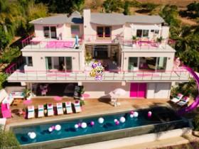 Barbie dream house